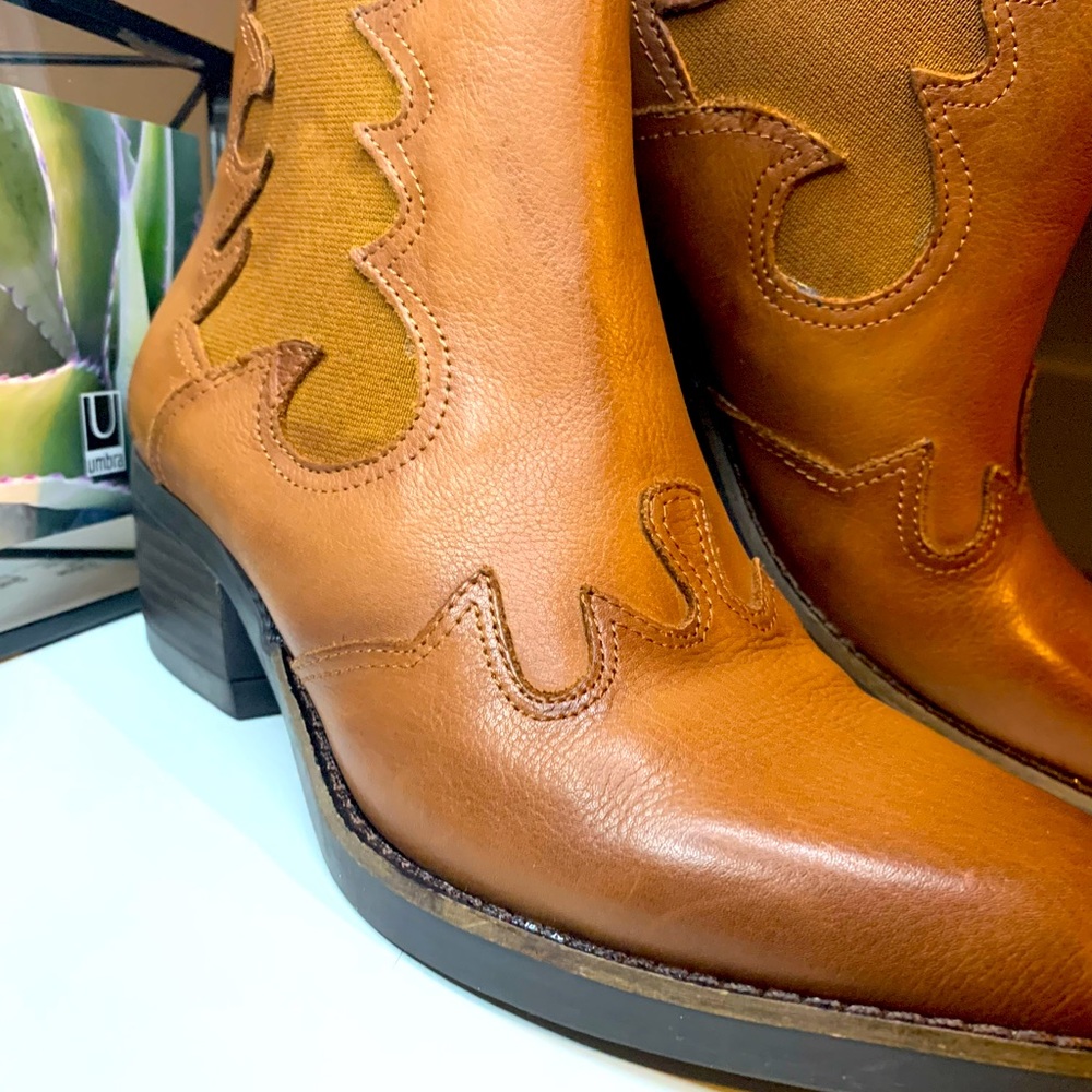 Carmela brow boots